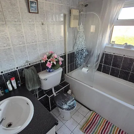 Spacious 3 Bed In