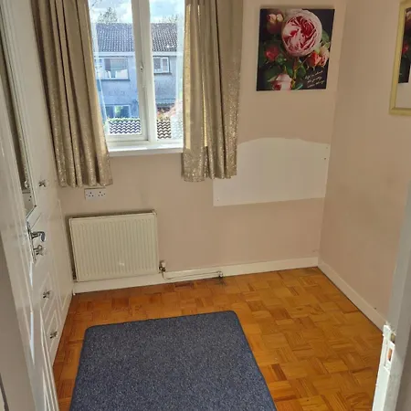 Spacious 3 Bed In *
